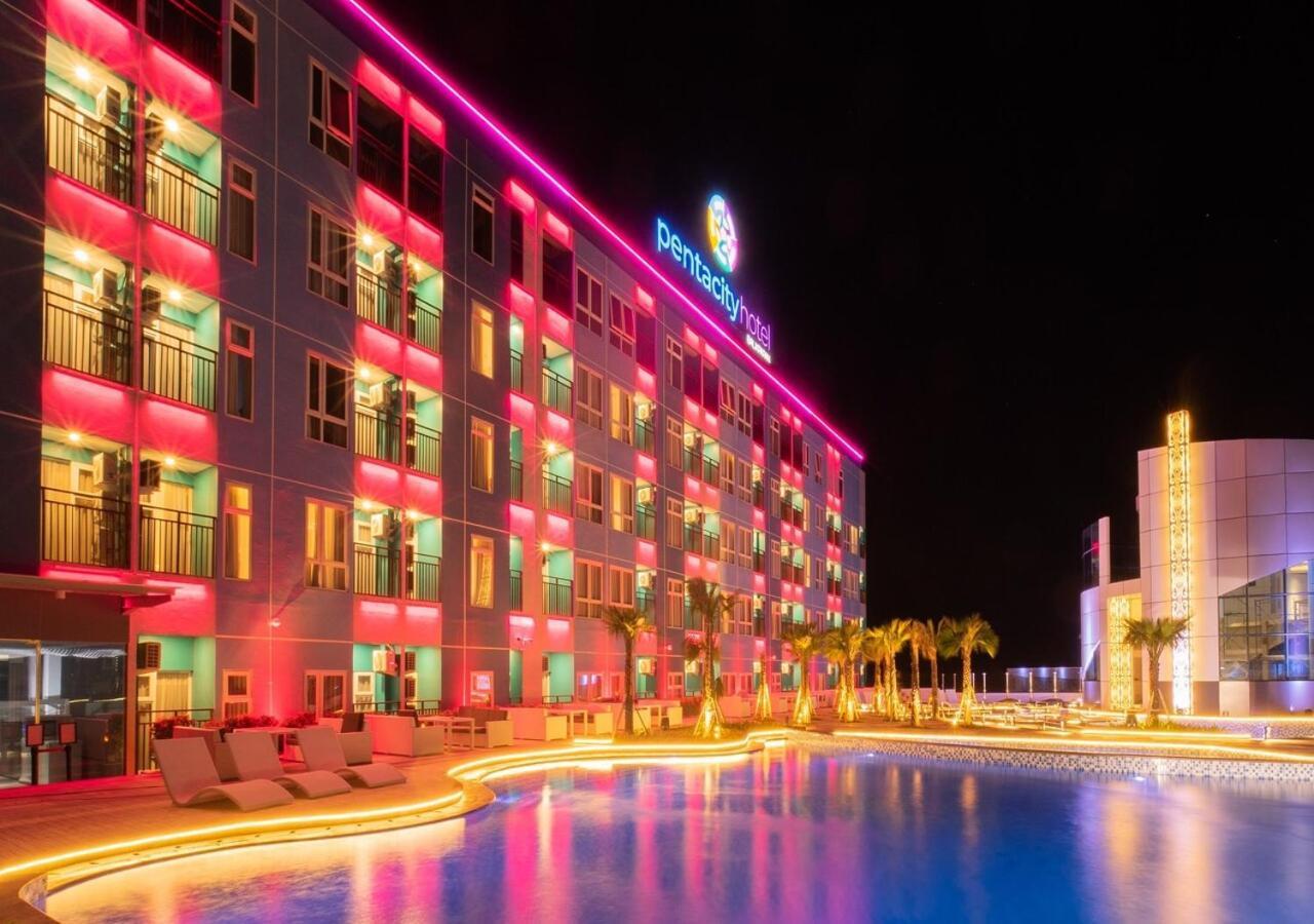 Pentacity Hotel Balikpapan ภายนอก รูปภาพ